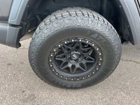 Used 2018 Jeep Wrangler Unlimited Sport image 13