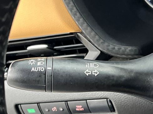 Used 2022 Nissan Sentra SV w/ SV Premium Package image 37