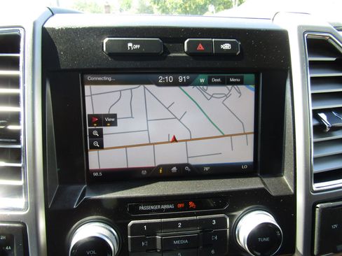 Used 2015 Ford F150 Platinum w/ Technology Package image 26