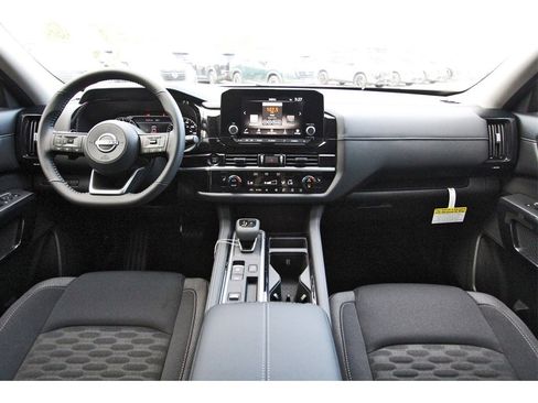 New 2025 Nissan Pathfinder SV w/ SV Premium Package image 7