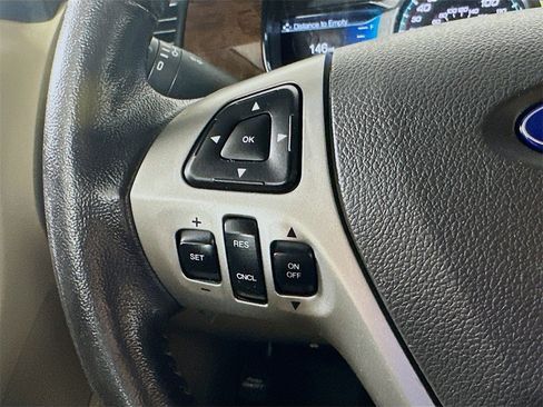 Used 2018 Ford Taurus Limited image 25