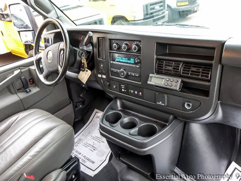 Used 2023 GMC Savana 3500 w/ Power Convenience Package RWD image 18