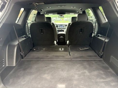 Used 2023 Buick Enclave Essence AWD/4WD image 7