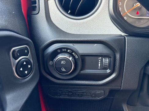 New 2025 Jeep Gladiator Willys image 23