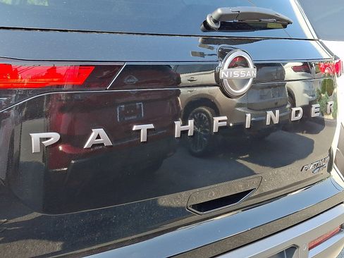 New 2026 Nissan Pathfinder Platinum AWD/4WD image 5