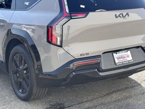 New 2026 Kia EV9 Land w/ Nightfall Edition Package image 32