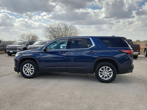 Used 2022 Chevrolet Traverse LS image 6