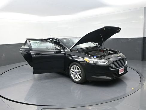 Used 2016 Ford Fusion SE image 35