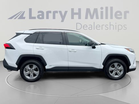 Used 2025 Toyota RAV4 LE AWD/4WD image 6