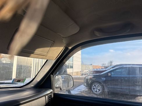 Used 2002 Chevrolet Avalanche 2WD image 5