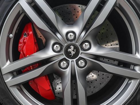 Certified 2019 Ferrari Portofino RWD image 16