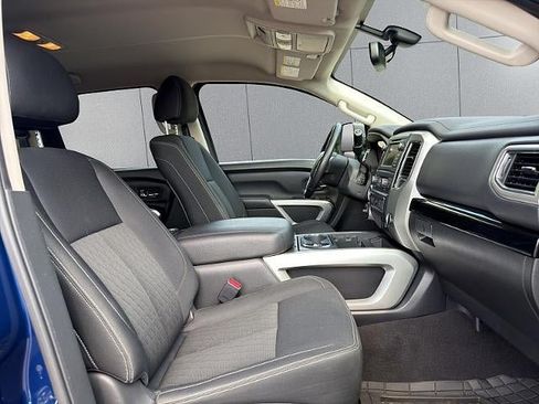 Used 2019 Nissan Titan SV w/ SV Convenience Package AWD/4WD image 41