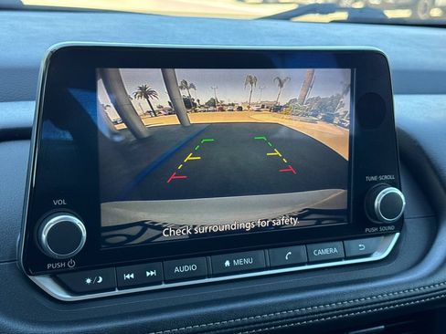 Used 2024 Nissan Rogue S FWD image 21