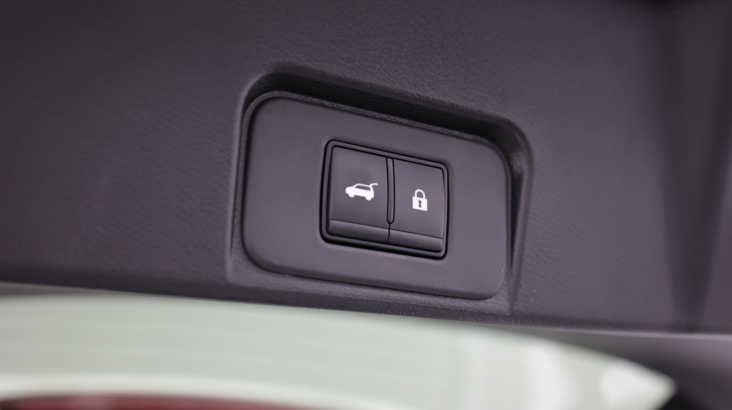 Used 2024 Nissan Rogue SV FWD image 35