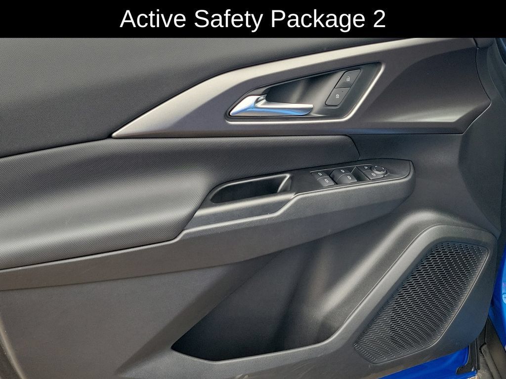 Used 2025 Chevrolet Equinox EV LT w/ Comfort Package FWD image 9