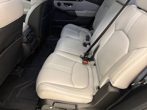 Certified 2025 Honda Pilot EX-L image 17