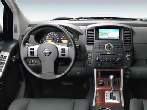 Used 2008 Nissan Pathfinder SE RWD image 4