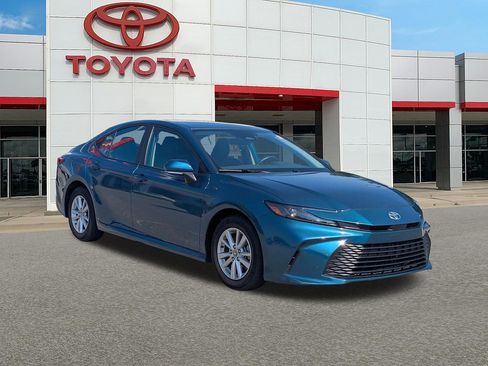 Certified 2025 Toyota Camry LE FWD image 1