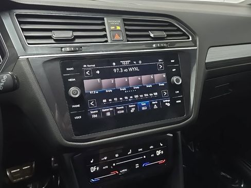 Used 2022 Volkswagen Tiguan SEL R-Line image 26