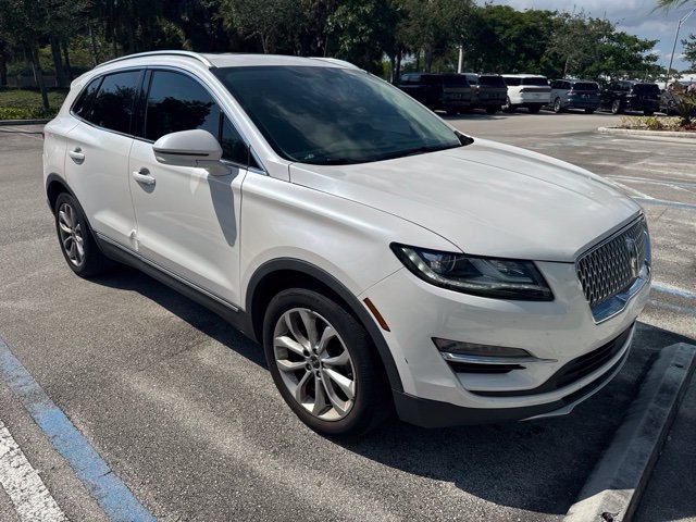 Used 2019 Lincoln MKC Select w/ Select Plus Package FWD image 2