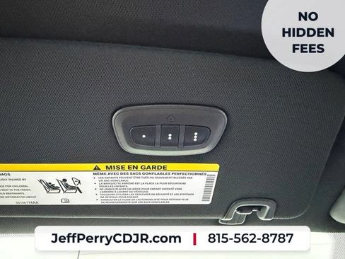 New 2027 Chrysler Pacifica Limited w/ Family Tech Group AWD/4WD image 22