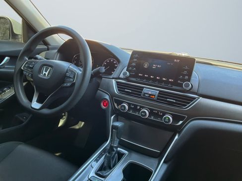Used 2018 Honda Accord LX image 14