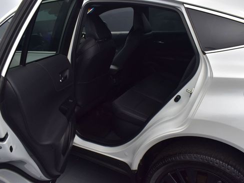 Used 2023 Toyota Venza Nightshade image 10