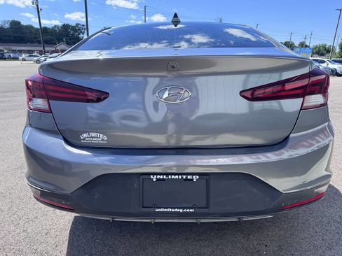 Used 2019 Hyundai Elantra SEL w/ Cargo Package FWD image 5