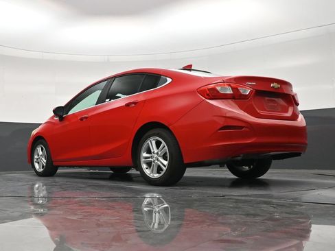 Used 2017 Chevrolet Cruze LT w/ Convenience Package FWD image 23