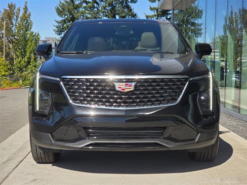 Certified 2025 Cadillac XT4 Premium Luxury image 8