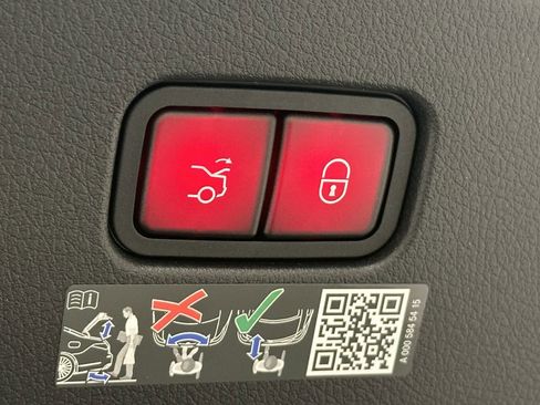 New 2026 Mercedes-Benz CLE 300 4MATIC Coupe image 18