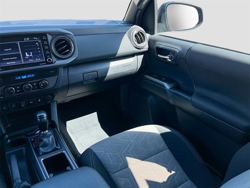 Used 2023 Toyota Tacoma TRD Off-Road image 21