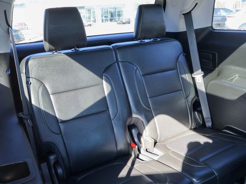 Used 2023 GMC Acadia SLT w/ Preferred Package image 11