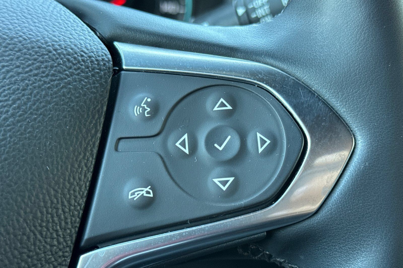 Certified 2023 Chevrolet Traverse RS AWD/4WD image 30