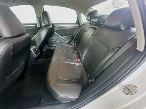 Used 2017 Volkswagen Passat 1.8T SE image 29