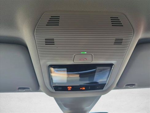 Used 2026 Volkswagen Atlas SE FWD image 25