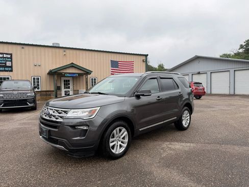 Used 2018 Ford Explorer XLT w/ Equipment Group 202A AWD/4WD image 1