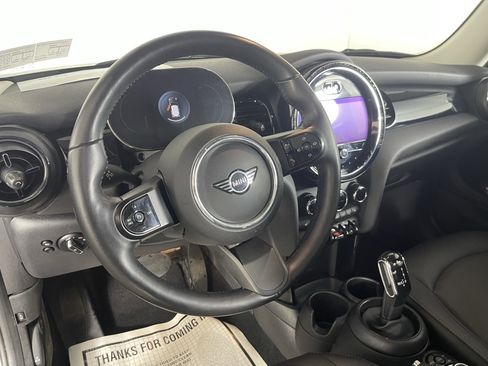 Used 2023 MINI Cooper 2-Door Hardtop image 12