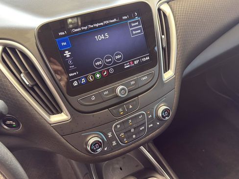 Used 2022 Chevrolet Malibu LT FWD image 24