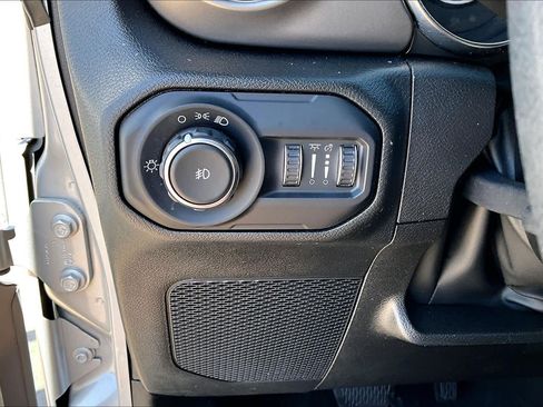 Used 2022 Jeep Wrangler Sport AWD/4WD image 32