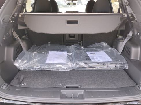 New 2026 Mitsubishi Outlander ES image 9