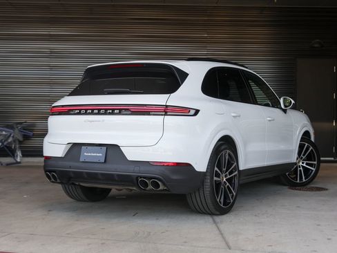 Certified 2024 Porsche Cayenne S image 7