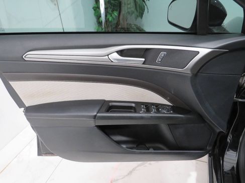 Used 2019 Ford Fusion SE w/ Equipment Group 151A image 28