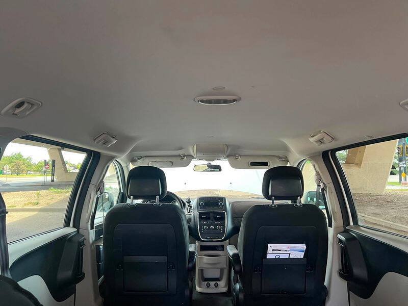 Used 2011 Dodge Grand Caravan FWD image 35