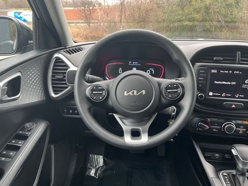 Used 2025 Kia Soul LX w/ LX Technology Package image 29