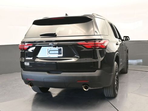 Used 2023 Chevrolet Traverse LT w/ Midnight/Sport Edition image 5