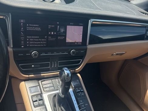 Used 2019 Porsche Macan AWD/4WD image 18
