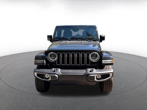Used 2025 Jeep Wrangler Sahara image 2