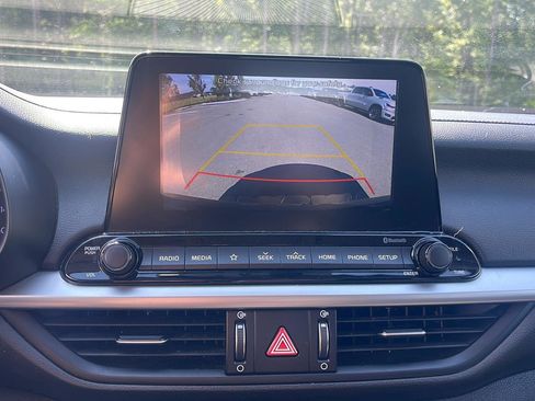 Used 2019 Kia Forte LXS FWD image 18