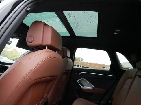 Used 2024 Audi Q3 2.0T Premium Plus w/ Premium Plus Package image 32